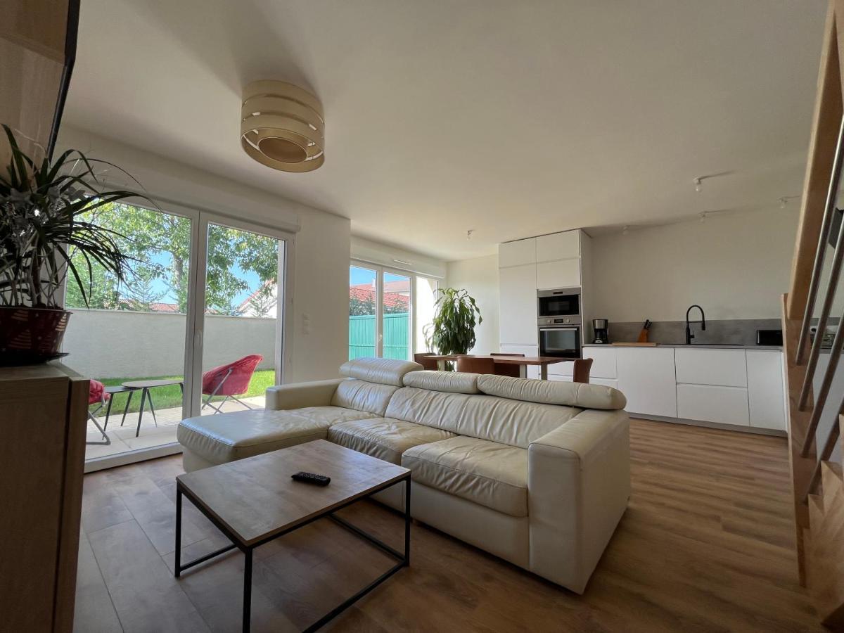 Maison T4 Cosy + Jardin Leyment Exterior photo